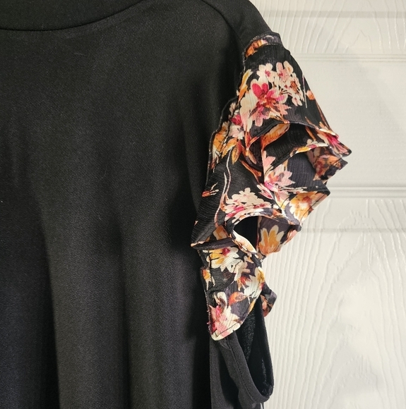 NWT CeCe Floral Print Double Ruffle Mixed Media Top XL. Deep Black - Picture 5 of 8